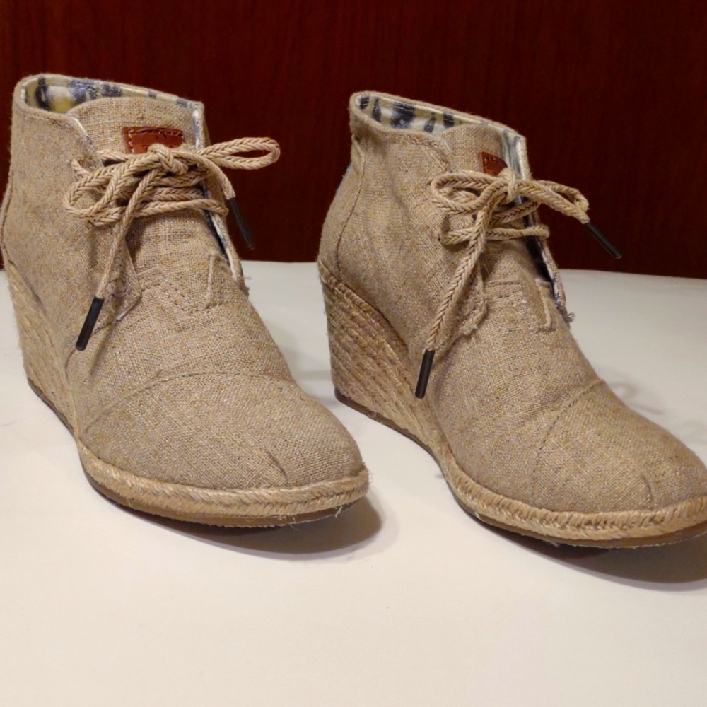 Toms Lace-Up Cork Wedge Heels Sz. 7